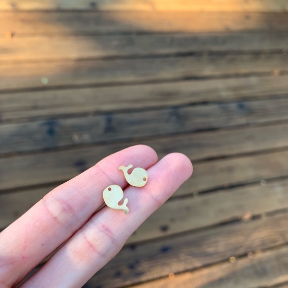 STAINLESS STEEL GOLD Whale Stud Earrings with Gift Bag - Picture 3 of 5